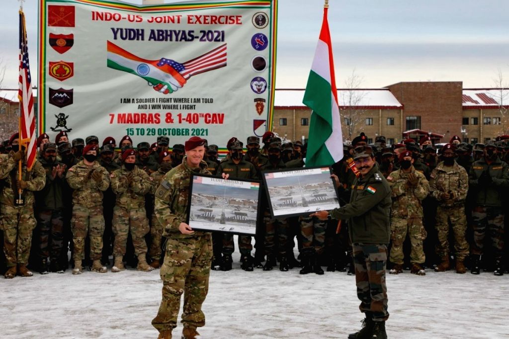Indian Army Brigadier Parag Nangare and United States Army Colonel Jody who headed their sides at the joint military exercise Yudh Abhyas 21 exchange commemorative photos at the end of the exercise on October 29 at Joint Base Elmendorf-Richardson in Alaska. (Photo: US Army)