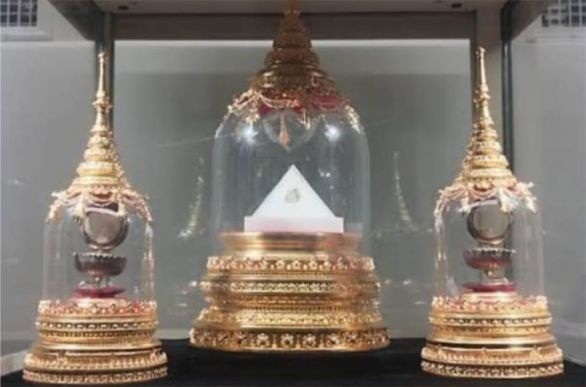 The one in the middle is the Kapilvastu Buddha relic which went to Mongolia in 2022. The two on either side are relics of Mogollana and Sariputta, revered disciples of Buddha