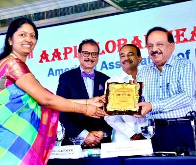 Dr. Anupama with Shri Harsh Vardhan