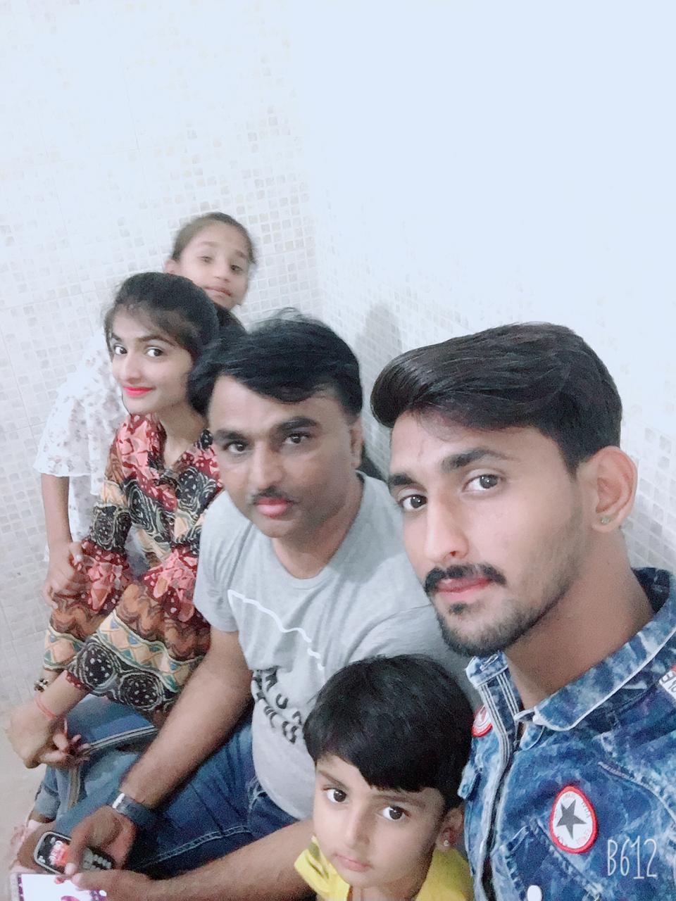Jodhpur, 2017: Ganpat with children: Disha, Meena, Chander Veer, Kuldeep.
