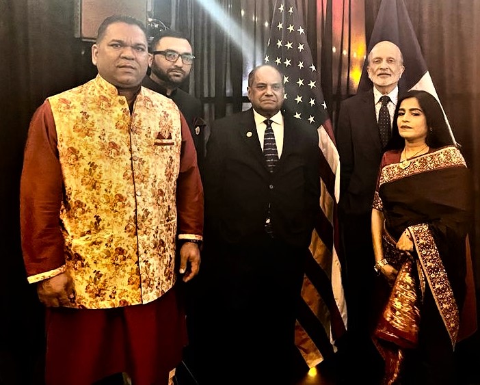 Honorees from l. to r.: Lion Romeo Hitlall of Tulsi Mandir, FIA (NY, NJ, CT) Chairman Ankur Vaidya, GOPIO Chairman Dr. Thomas Abraham, Indiaspora Founder M.R. Rangaswamy and Grammy Award Winner Falu Shah