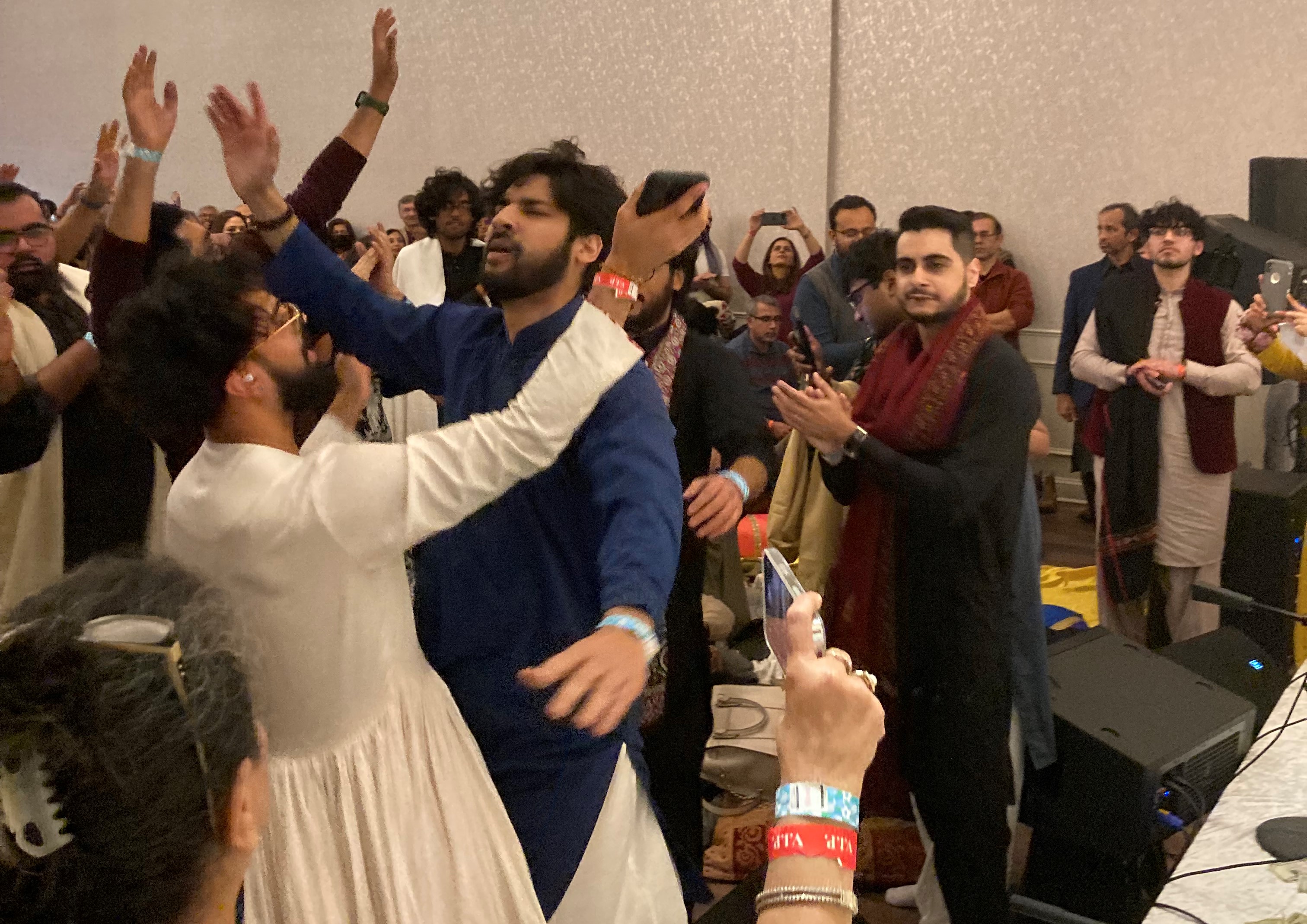 Qawwali ends with dhammal - musical ecstasy (Photos: Beena Sarwar)