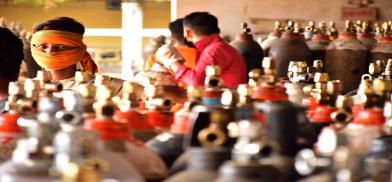 Oxygen cylinders (File)