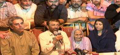 Senior Pakistani politicians Farooq Sattar