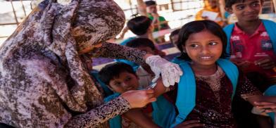 Vaccinating Rohingya refugees