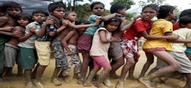Rohingya refugee children queue for aid in Cox''s Bazar, Bangladesh Rohingya refugee children queue for aid in Cox''s Bazar, Bangladesh