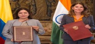 India's Minister of State for External Affairs Meenakshi Lekhi, left, and Marta Lucia Ramirez, the vice president and foreign minister of Colombia, signed a MoU on space cooperation and vaccine development (Photo: Colombia Foreign Ministry)