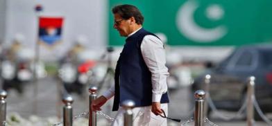 Imran Khan makes last-ditch attempt to save government (Photo: MSN)