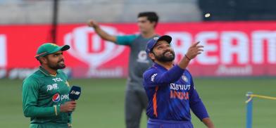 Indian captain Rohit Sharma (right) and Pakistan skipper Babar Azam during the toss (Photo: Twitter) Indian captain Rohit Sharma (right) and Pakistan skipper Babar Azam during the toss (Photo: Twitter)