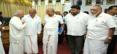 Prime Minister Dinesh Gunawardena exchanging pleasantries with Jaffna Parliamentarians M A Sumanthiran, Angajan Ramanathan, C Vigneshwaran and Dharmalingam Siddharthan. Prime Minister Dinesh Gunawardena exchanging pleasantries with Jaffna Parliamentarians M A Sumanthiran, Angajan Ramanathan, C Vigneshwaran and Dharmalingam Siddharthan.