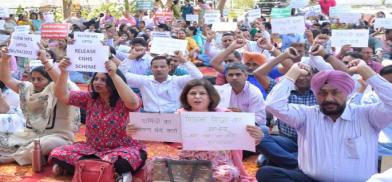 India's contractual teachers