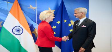 Handshake between Ursula von der Leyen, and Indian External Affairs Minister Subrahmanyam Jaishankar (EU file photo)