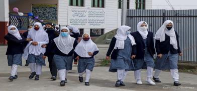 Srinagar school children