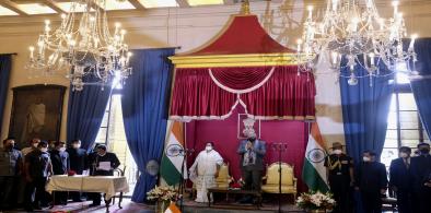 Trinamool Congress chief Mamata Banerjee with West Bengal Governor Jagdeep Dhankhar at Raj Bhavan while taking oath as Chief Minister in Kolkata on May 5, 2021. (Photo SAM)