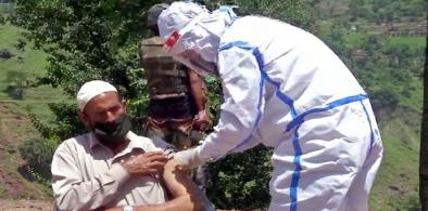 door-to-door vaccination drive in Kashmiri border village