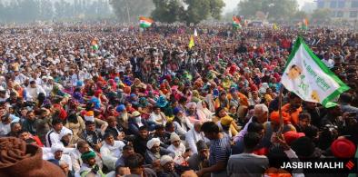Huge farmers' protest rally challenges Modi government's farm laws