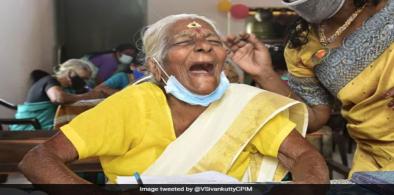 Indian woman, 104, scores 89 out of 100 in Kerala state education exam (Photo: Twitter)