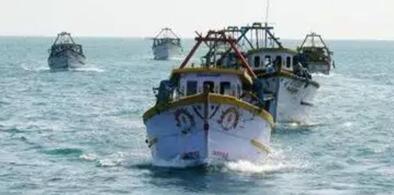 Sri Lankan fishing vessel damaged after collision with Indian vessel (Photo: DTNext)