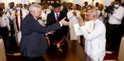 Dinesh Gunawardena is sworn in as the new Prime Minister before President Ranil Wickremesinghe, amid the country's economic crisis, in Colombo, Sri Lanka (Photo: Youtube)