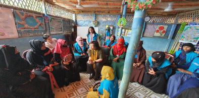 Special Envoy visits Women’s Multi-purpose Centre in the Bangladesh refugee camps (Photo: UN)