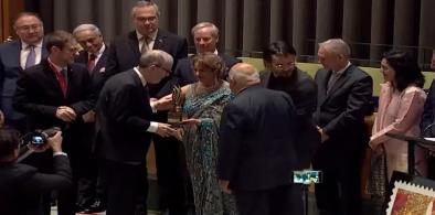 Eliot Engel, former chair of the House of Representatives Foreign Affairs Committee, receives the “Power of One” award from Ranju Batra, the chair of the Diwali Foundation, at the United Nations on Monday, December 5, 2022. India's Permanent Representative Ruchira Kamboj, who is the president of the Security Council is at right, and General Assembly President Csaba Korosi is second from right. (Photo Source: UN)