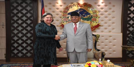 Victoria Nuland with PM Nepal Pushpa Kamal Dahal (Twitter)